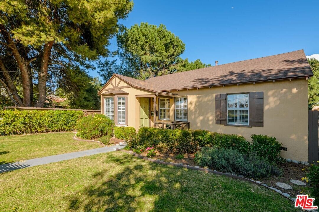 5758 Colfax Ave in Los Angeles, CA - Building Photo