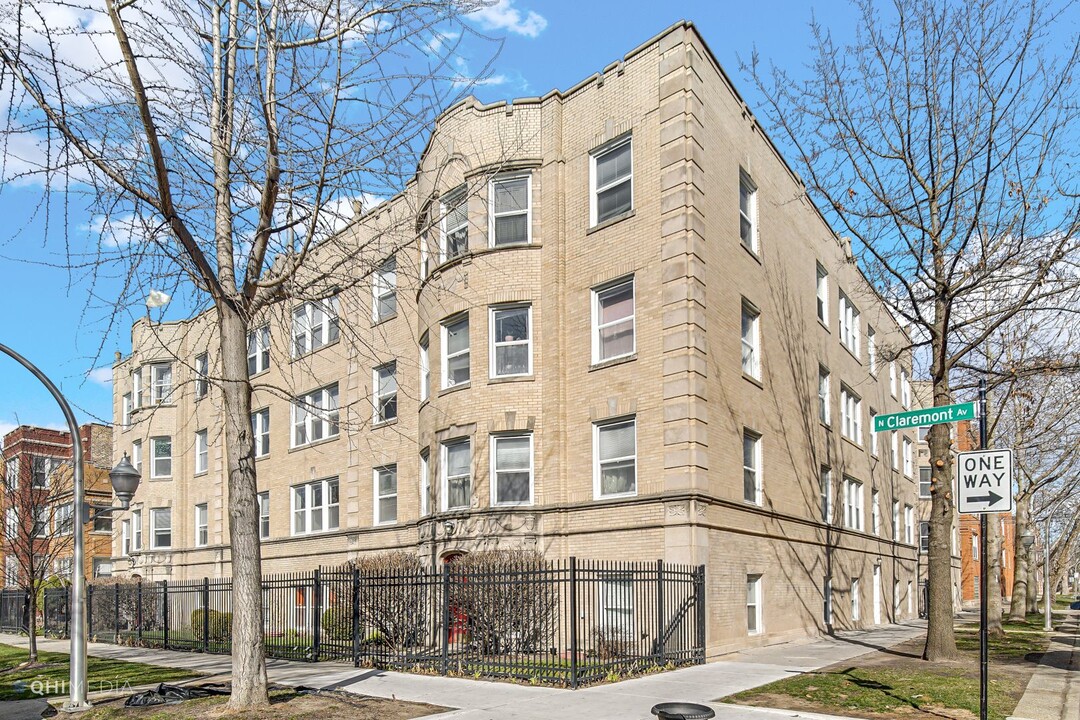 2316 W Rosemont Ave in Chicago, IL - Building Photo
