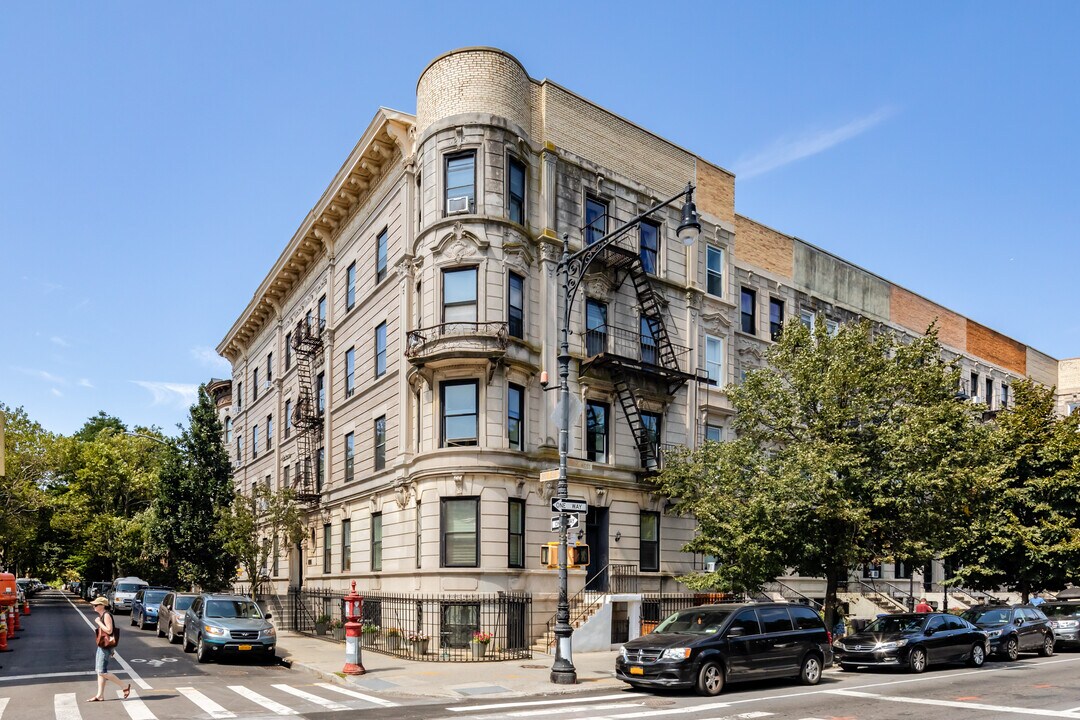 186 Prospect Park W in Brooklyn, NY - Building Photo