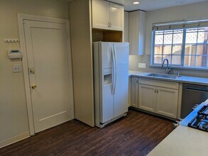 2395 W Hedding St in San Jose, CA - Building Photo - Building Photo