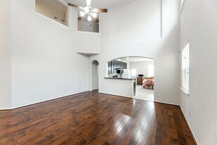 6443 Wilshire Fern in Houston, TX - Building Photo