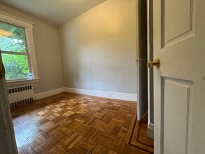 138 W 28th St, Unit 2 in Bayonne, NJ - Building Photo - Building Photo