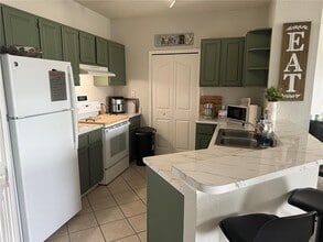 5511 Legacy Crescent Pl in Riverview, FL - Building Photo - Building Photo