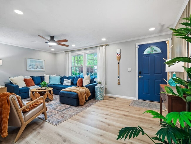 5012 Hollyview Dr in Vermilion, OH - Building Photo - Building Photo