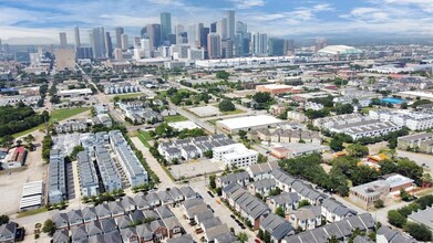 2817 Pease St in Houston, TX - Foto de edificio - Building Photo