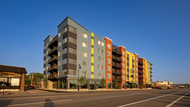 409 Elm St in Manchester, NH - Building Photo - Building Photo