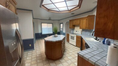 1408 Seneca Pl in Modesto, CA - Building Photo - Building Photo