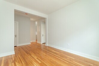 16 Forest St, Unit 21 in Cambridge, MA - Building Photo - Building Photo