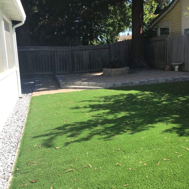 2074 Cartagena Dr in Yuba City, CA - Building Photo - Building Photo