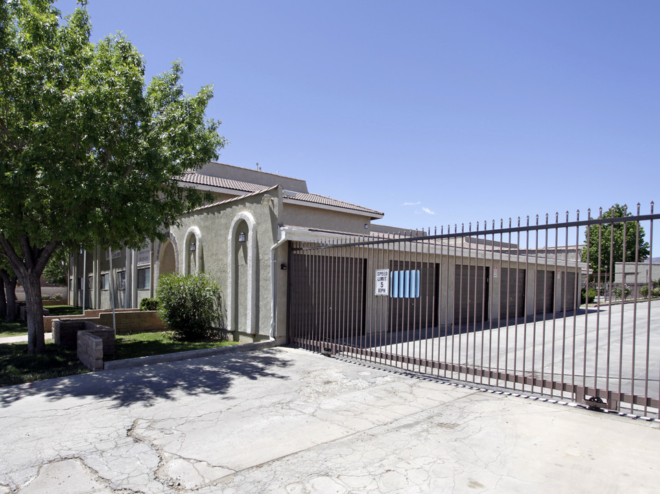 Sunridge Apartments in Palmdale, CA - Foto de edificio