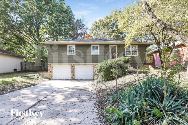 property at 1909 SW Keystone Dr