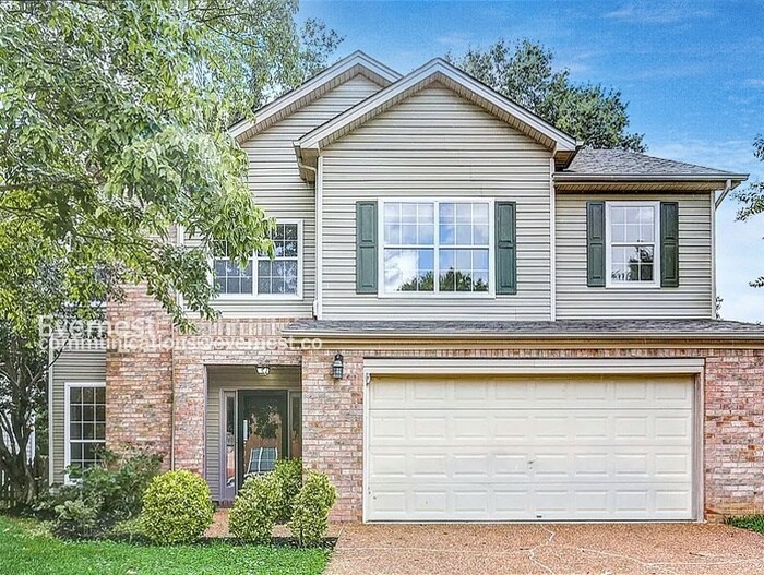 9015 Tarrington Ln in Franklin, TN - Foto de edificio