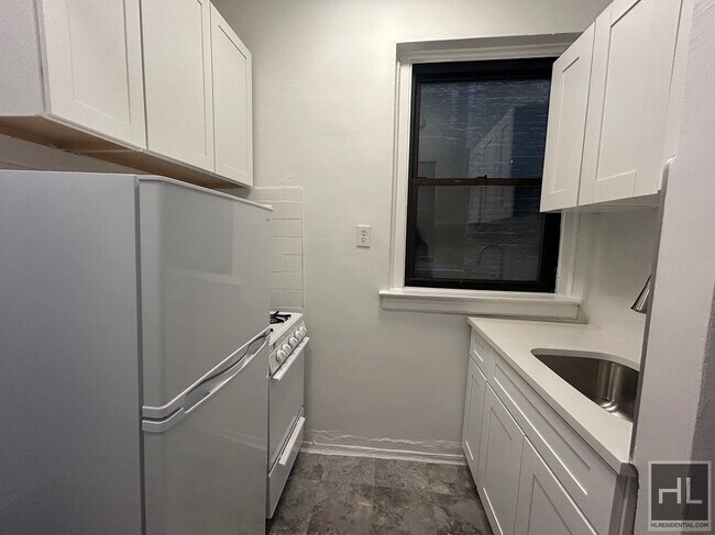 FIRST AVENUE in New York, NY - Building Photo - Building Photo