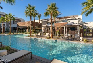 2375 W Frye Rd, Unit 1 in Chandler, AZ - Foto de edificio - Building Photo