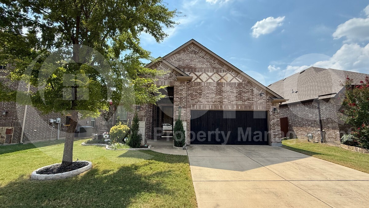 8332 Snow Goose Way in Fort Worth, TX - Building Photo
