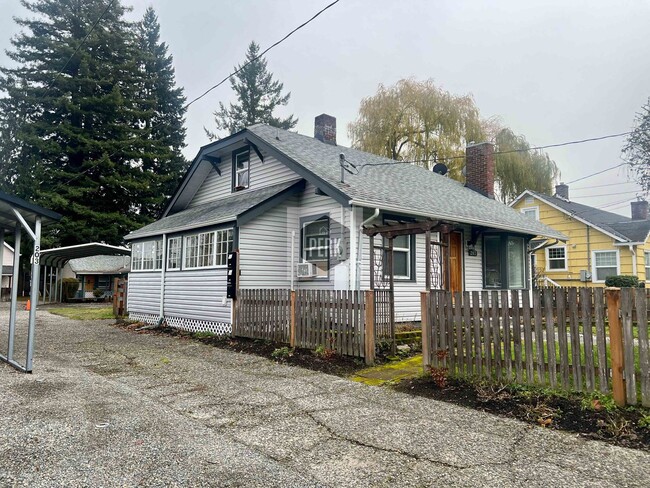 203 17th St NW in Puyallup, WA - Building Photo - Building Photo