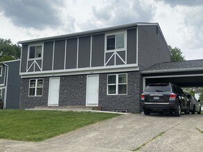 Nutcreek Townhomes in Columbus, OH - Building Photo - Building Photo