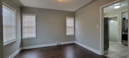 9901 Yorkshire Rd in Detroit, MI - Building Photo - Building Photo