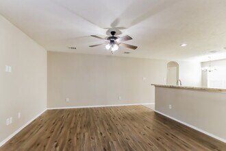 330 Harbor Mist Dr in Crosby, TX - Building Photo - Building Photo