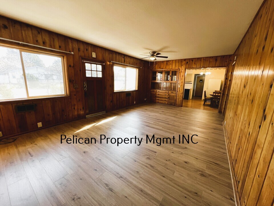 2106 Biehn St in Klamath Falls, OR - Building Photo