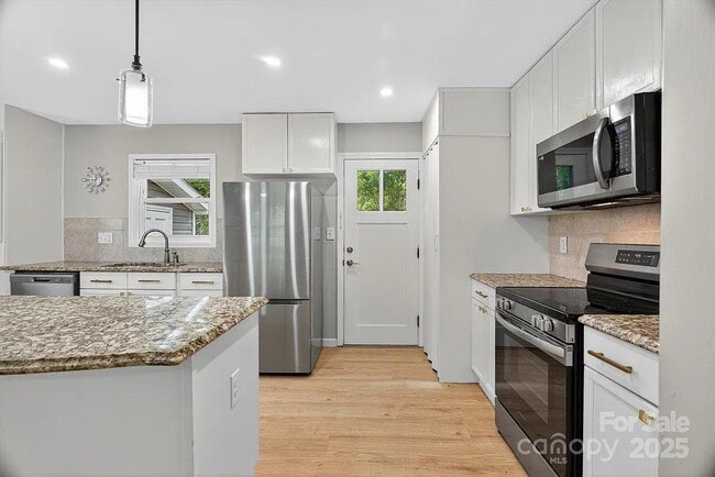 2501 Thornton Rd in Charlotte, NC - Building Photo - Building Photo