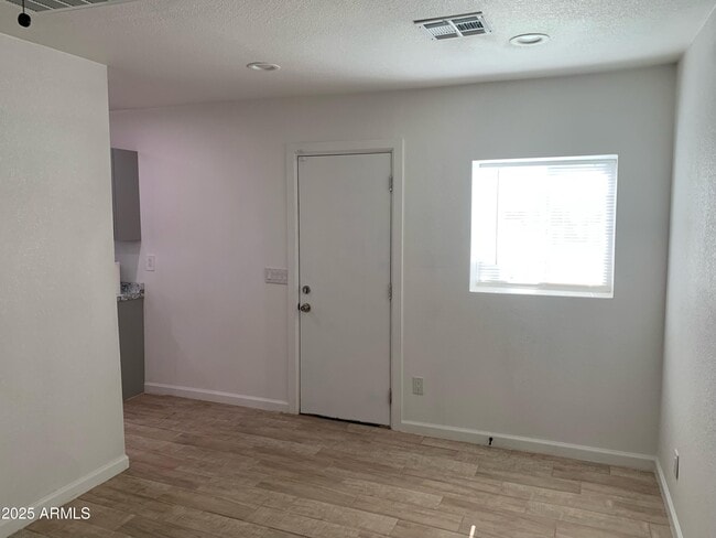 1759 W Hadley St in Phoenix, AZ - Building Photo - Building Photo