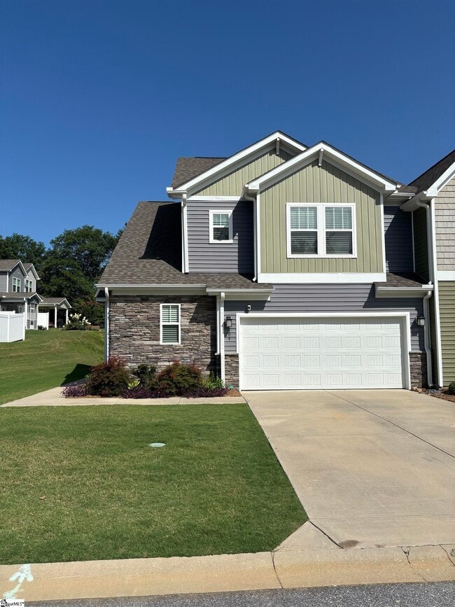 property at 109 Creekhaven Ln
