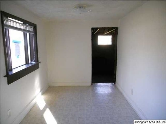 property at 1565 Meadow Ct