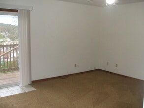 3 N Montague Ave, Unit A in Zanesville, OH - Building Photo - Building Photo