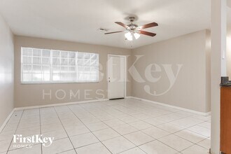 6812 SW 22nd Ct in Miramar, FL - Building Photo - Building Photo