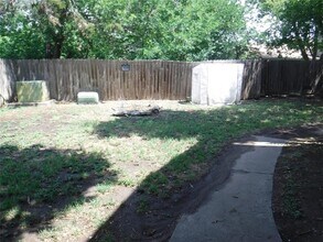 8804 Schick Rd in Austin, TX - Building Photo - Building Photo