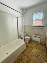 38 Linden Pl in New Rochelle, NY - Building Photo - Building Photo