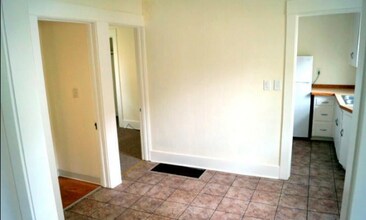 329 Fenton St in Lansing, MI - Foto de edificio - Building Photo