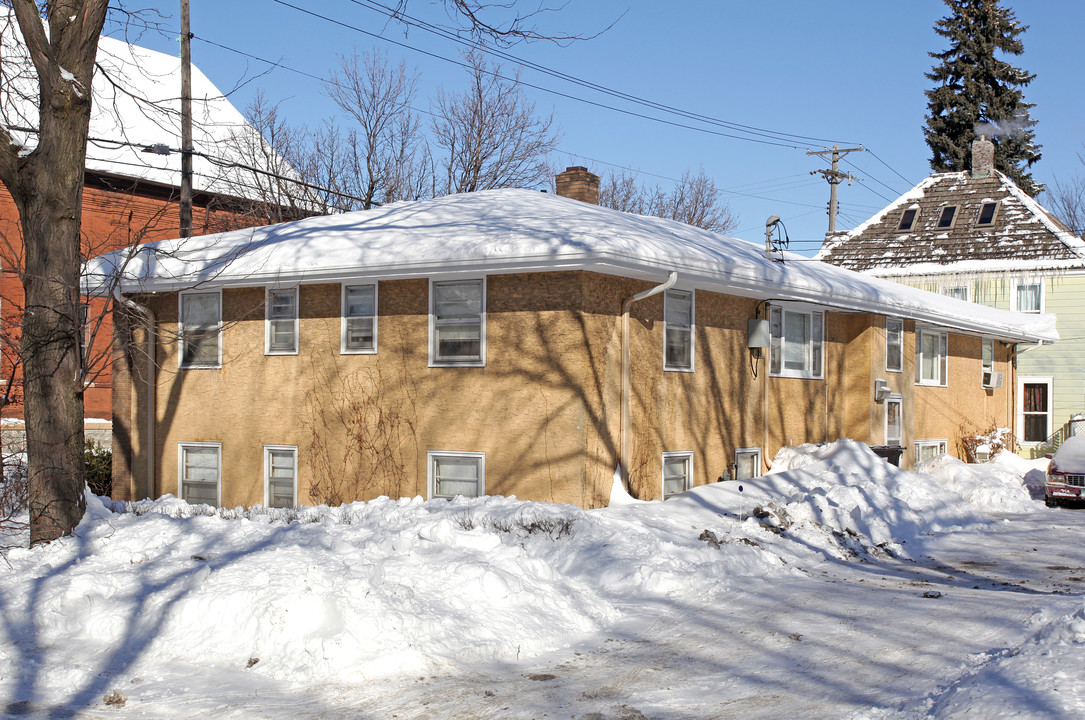 1116 Forest St in St. Paul, MN - Foto de edificio