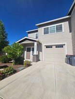 3551 Juanipero Way in Medford, OR - Building Photo