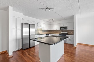 6400 W Berteau Ave in Chicago, IL - Building Photo - Building Photo