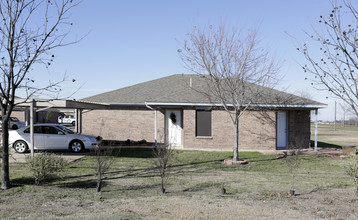 Crape Myrtle Apartments in Waxahachie, TX - Building Photo - Building Photo