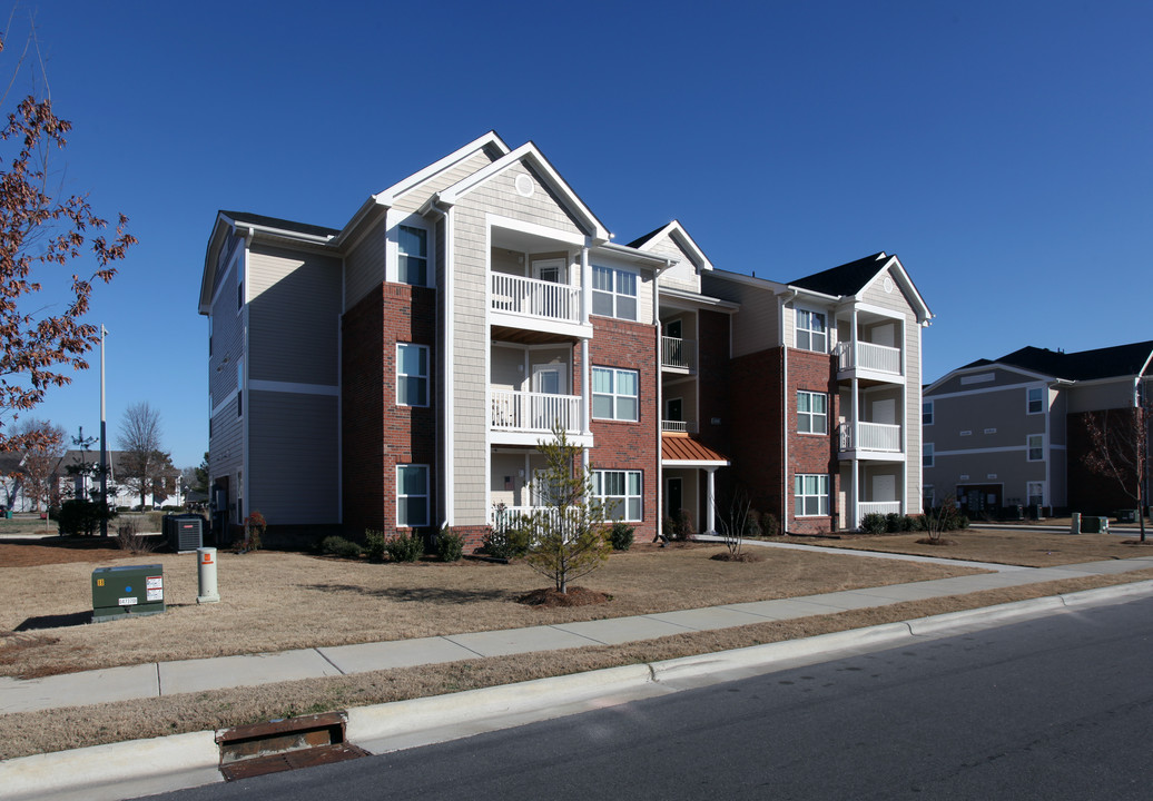 Sycamore Park in Fayetteville, NC - Building Photo