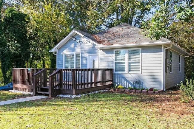 Room in House on Browns Mill Rd SE in Atlanta, GA - Building Photo - Building Photo