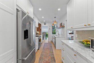 16 Springdale Blvd in Toronto, ON - Building Photo - Building Photo