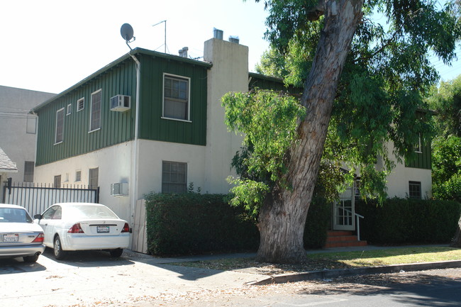 15061-15063 Moorpark St in Sherman Oaks, CA - Building Photo - Building Photo