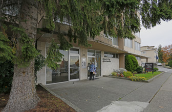 Royal City Apartments in New Westminster, BC - Building Photo - Building Photo