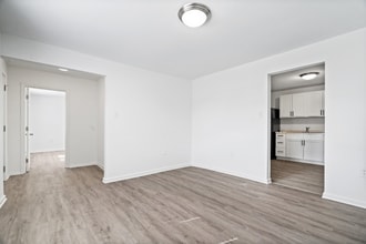 102 S West St in Alexandria, IN - Foto de edificio - Building Photo