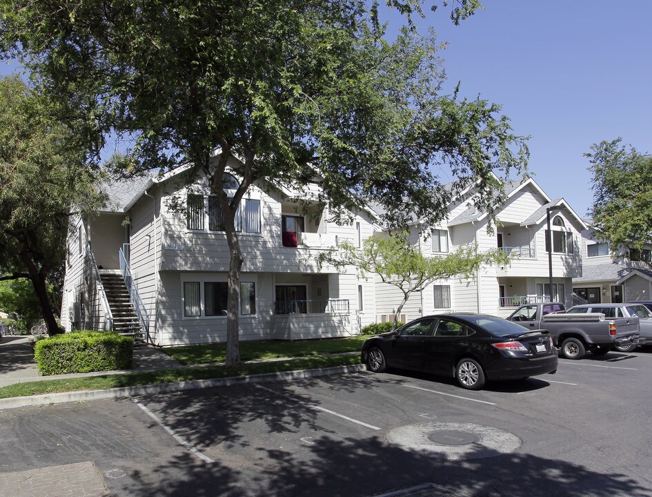 Aspen Village Apartments in Davis, CA - Building Photo