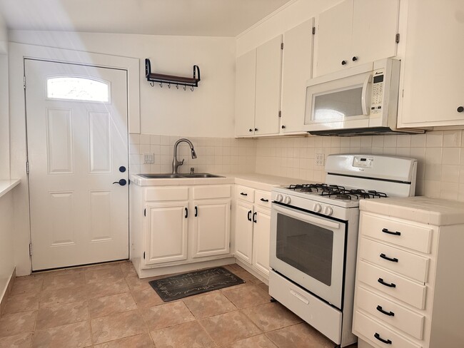 7231 Vanalden Ave, Unit 7231 Vanalden