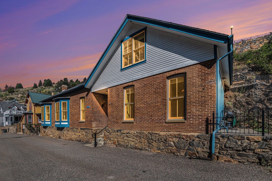 251 Church St in Black Hawk, CO - Foto de edificio