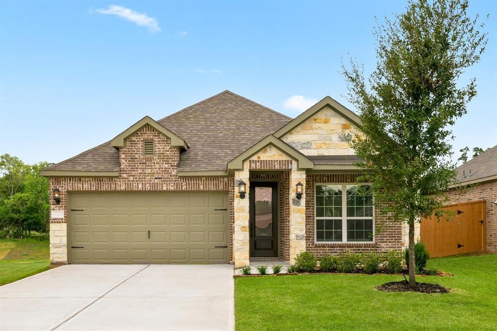 6155 White Spruce Dr in Conroe, TX - Building Photo