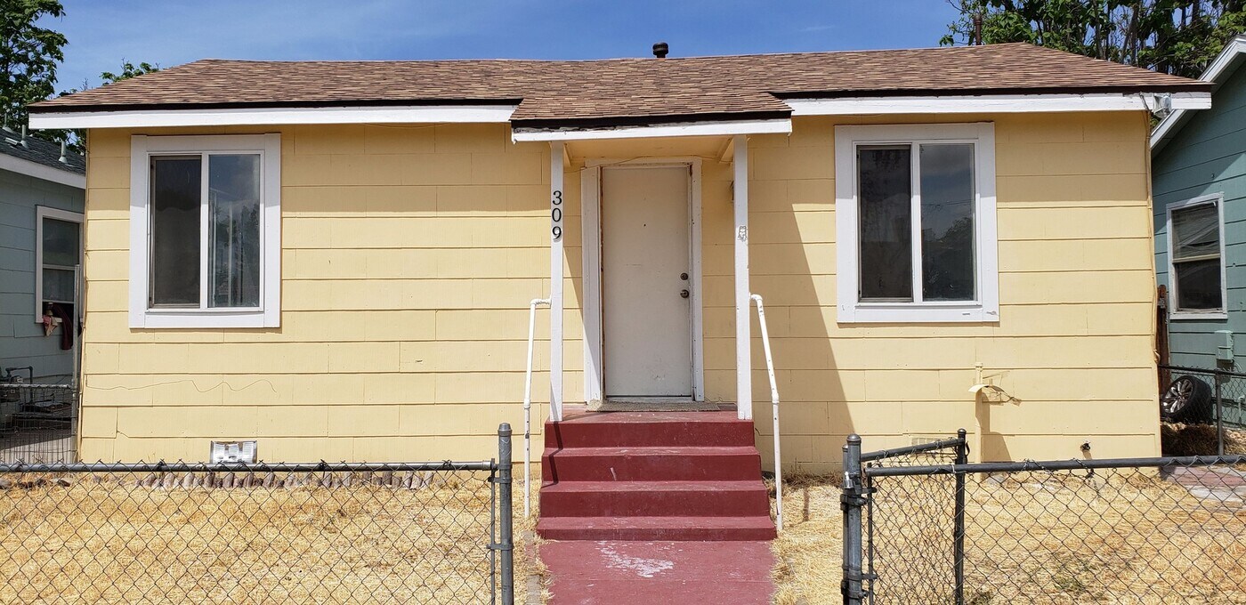 600 C St in Sparks, NV - Foto de edificio