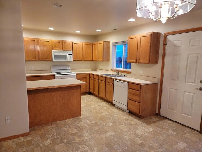 1972 Greatview Dr in Kalispell, MT - Building Photo - Building Photo