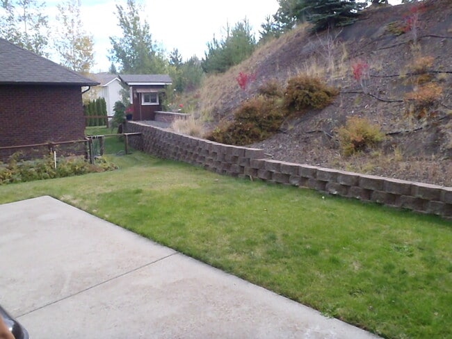 265 NW Terre View Dr in Pullman, WA - Foto de edificio - Building Photo